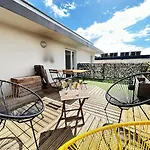 Rooftop 6 Pers, 2 Sdb Avec Terrasse * ריימס