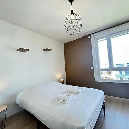 Apartment Rooftop 6 Pers, 2 Sdb Avec Terrasse Reims