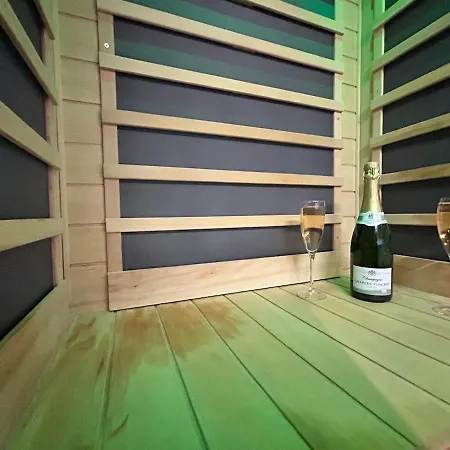 Rooftop 6 Pers, 2 Sdb Avec Terrasse ריימס