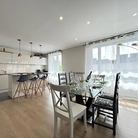 Rooftop 6 Pers, 2 Sdb Avec Terrasse * ריימס