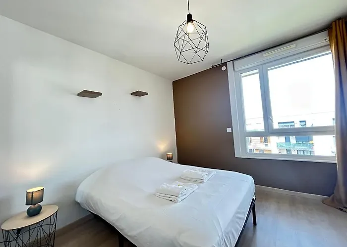 Apartment Rooftop 6 Pers, 2 Sdb Avec Terrasse Reims